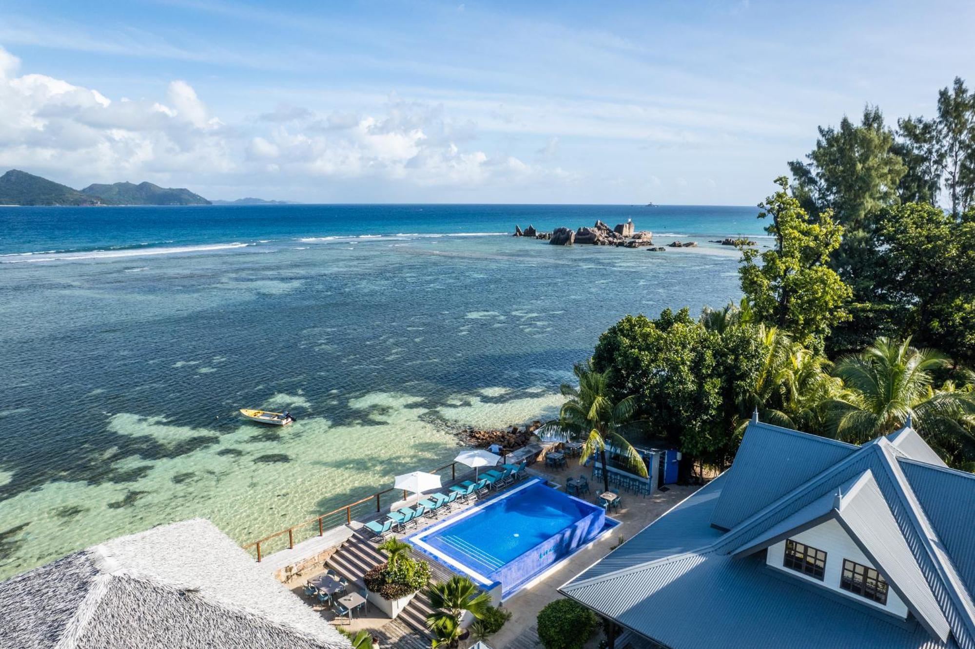 Le Nautique Waterfront Hotel 4*
